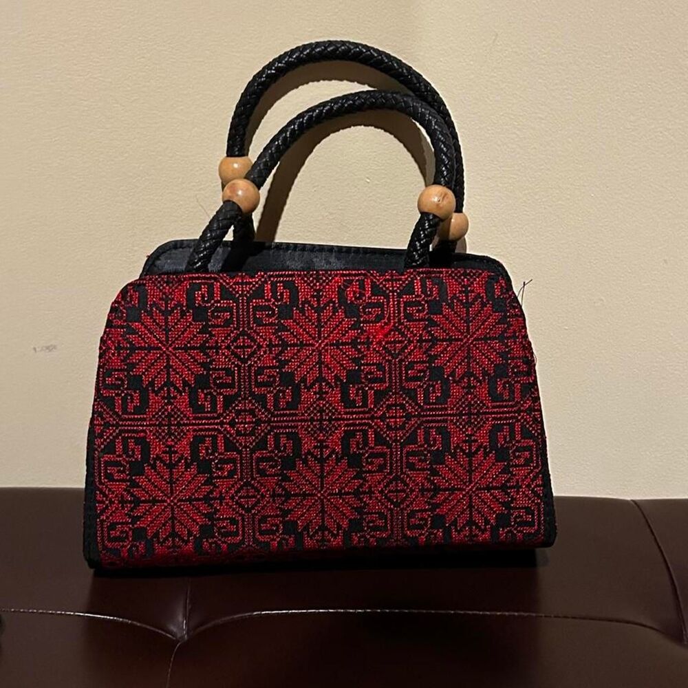 Handmade Tatreez Embroidered Handbag – Palestinian Craftsmanship